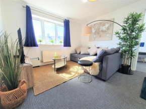 Thesiger Court Apartments - Free Private Parking - by Property Promise